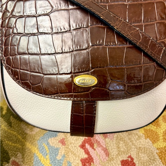 BALLY Vintage Two-Tone Leather Crossbody W/ Brown Croc Flap & Whte Pebbled Body - Picture 7 of 16